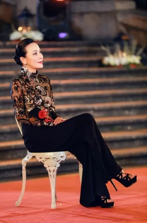 每个年龄的女人,都有她无法复制的美插图(2) 每个年龄的女人,都有她无法复制的美插图(2)